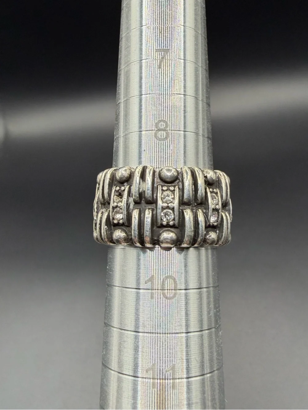 Silver Tone Costume Jewelry Brick Style Round Band Ring Cz Stones Size 9
